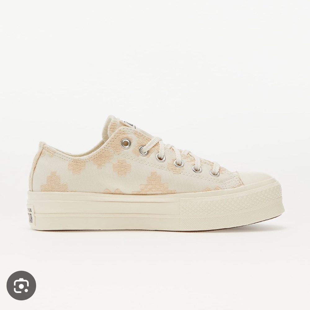 COPY - NIB Converse Platform size 8
